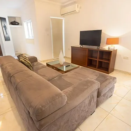 Charming 3br Maisonette Apartment *