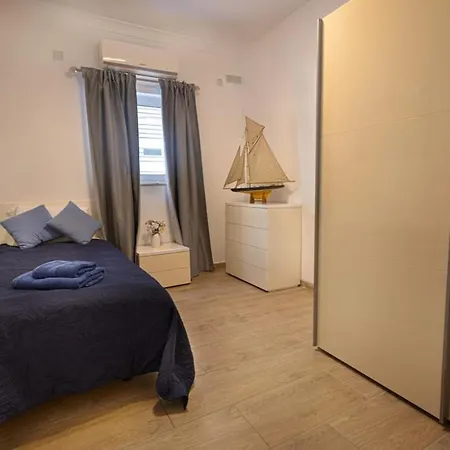 Charming 3br Maisonette