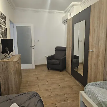 Apartment Charming 3br Maisonette