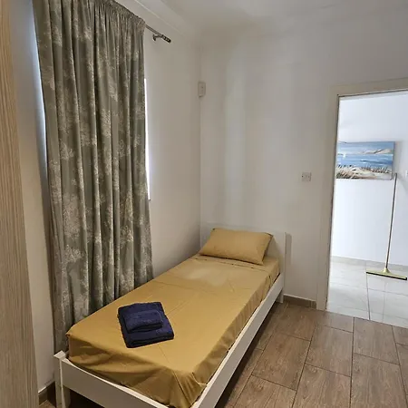 Διαμέρισμα Charming 3br Maisonette *