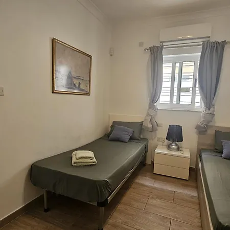 Charming 3br Maisonette *