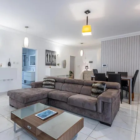 Charming 3br Maisonette Sliema