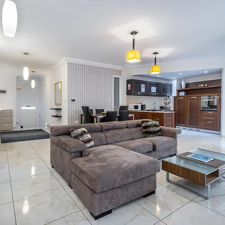 דירה Charming 3br Maisonette סליאמה