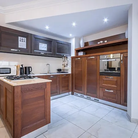 Apartment Charming 3br Maisonette *