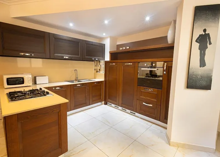 Charming 3br Maisonette Appartamento *