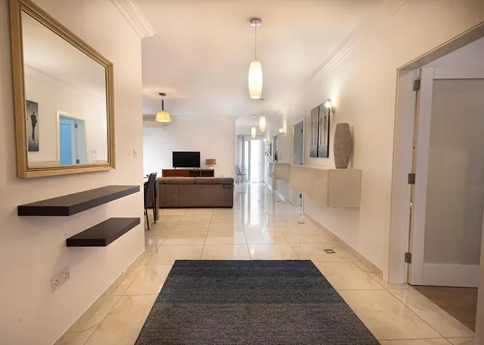 Appartamento Charming 3br Maisonette *