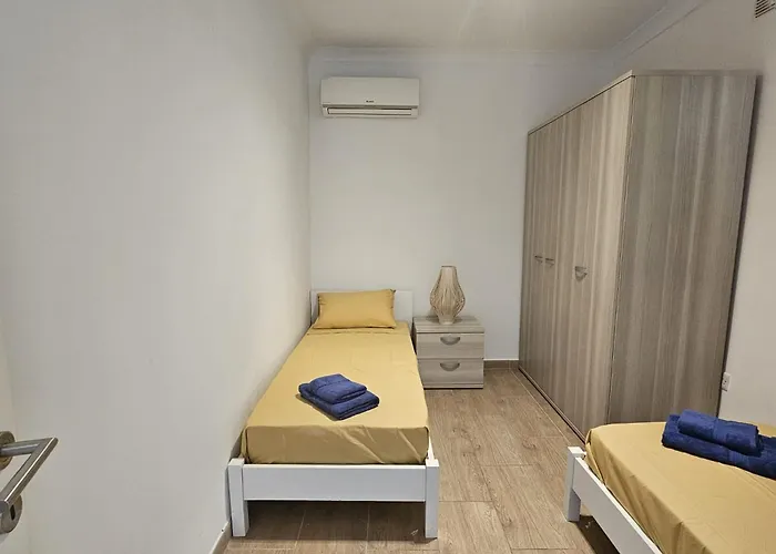 Charming 3br Maisonette