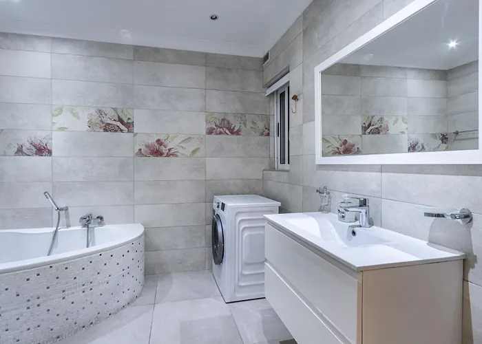 Charming 3br Maisonette * Sliema