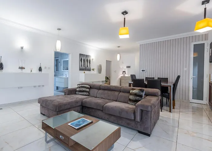 Charming 3br Maisonette Sliema