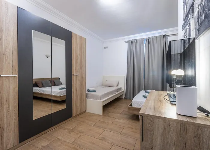 Appartamento Charming 3br Maisonette