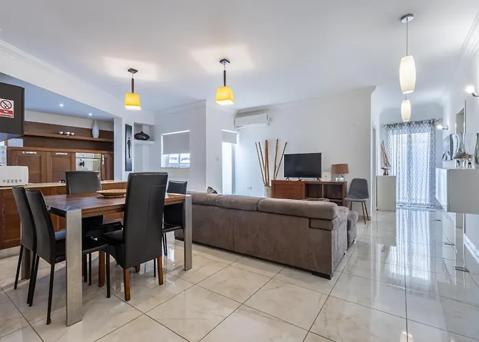 Charming 3br Maisonette Sliema