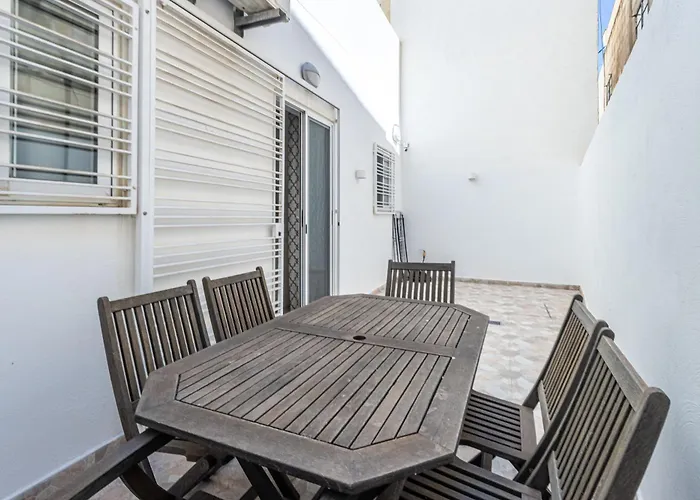 Charming 3br Maisonette Appartamento *