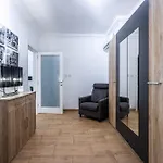 Charming 3br Maisonette