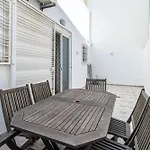Charming 3br Maisonette Lägenhet *