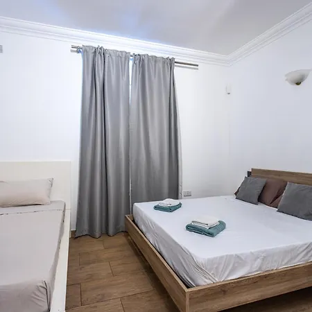 Charming 3br Maisonette 公寓
